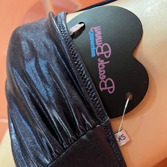 Beach bunny bikini top!! - Picture 5 of 5